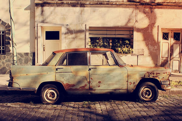 Cuanto mas viejo mas barato?... el seguro del coche Seguros Chollo